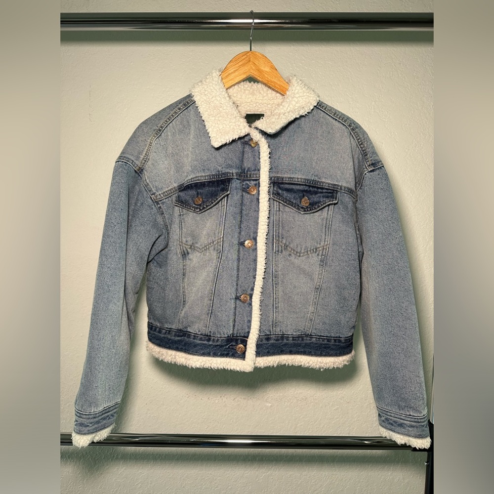 Jean Jacket - Picture 1 of 4